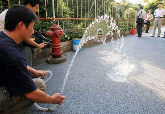 武漢：鋼渣變身可“吸水”的混凝土，促進“海綿城市”建設
