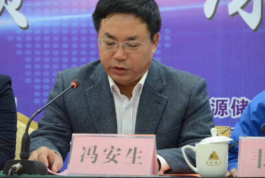 中國地質科學院鄭州礦產綜合利用研究所研究員馮安生所長