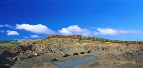 黑龍江鶴崗市石墨探明儲量高達10.26億噸，居亞洲之首