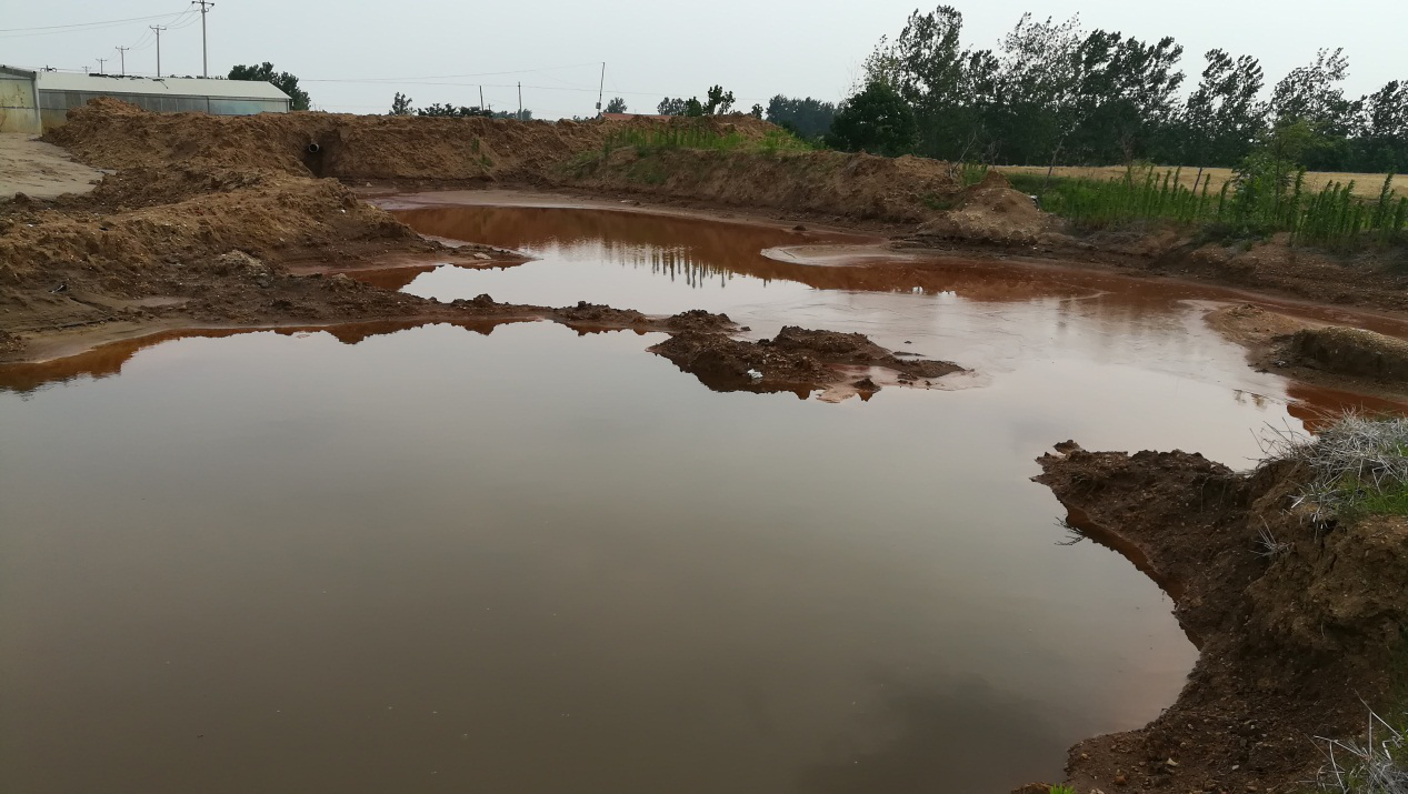 江蘇某公司石英酸洗廢水滲坑被督察組發現，就地掩埋掩蓋事實！