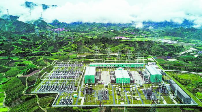 中國建材攻克難關，破解“卡脖子”問題，為新材料產業插上騰飛翅膀！