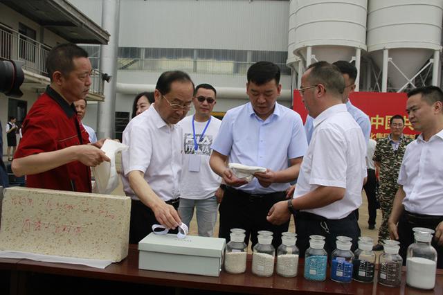 貴州息烽30萬(wàn)噸無(wú)水磷石膏生產(chǎn)線(xiàn)正式投產(chǎn) 　　