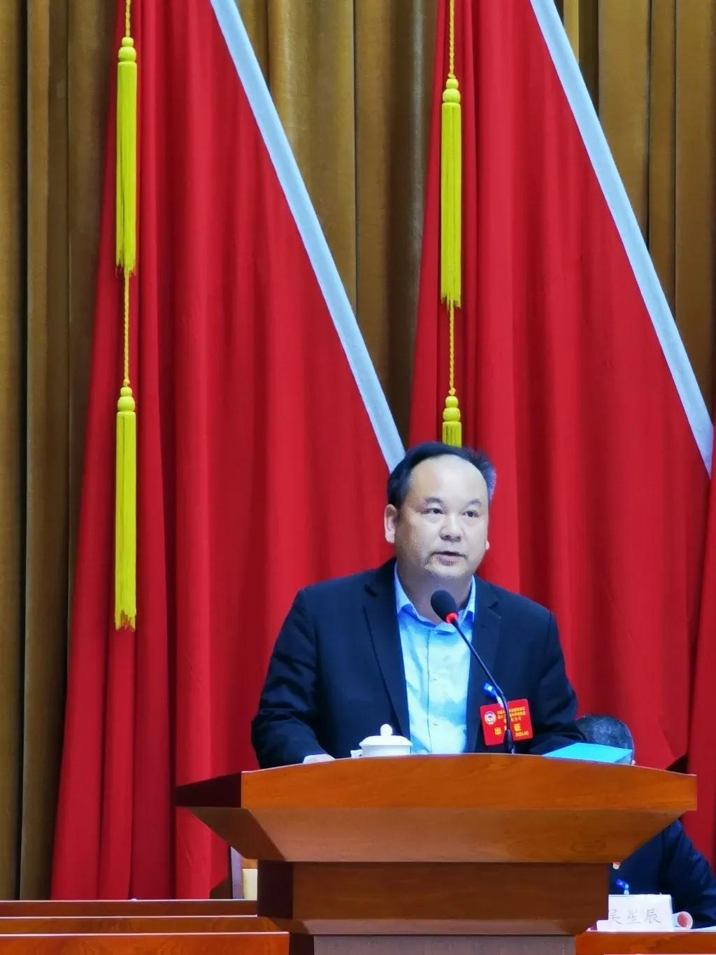 創(chuàng )新不止 方得“十強”—— 記連州市非金屬礦礦業(yè)協(xié)會(huì )會(huì )長(cháng)羅志強