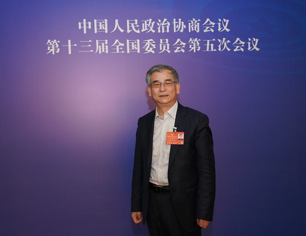 黃寶榮委員：關(guān)于加快推進(jìn)西北地區凹凸棒石新材料產(chǎn)業(yè)發(fā)展的建議 　　 　　