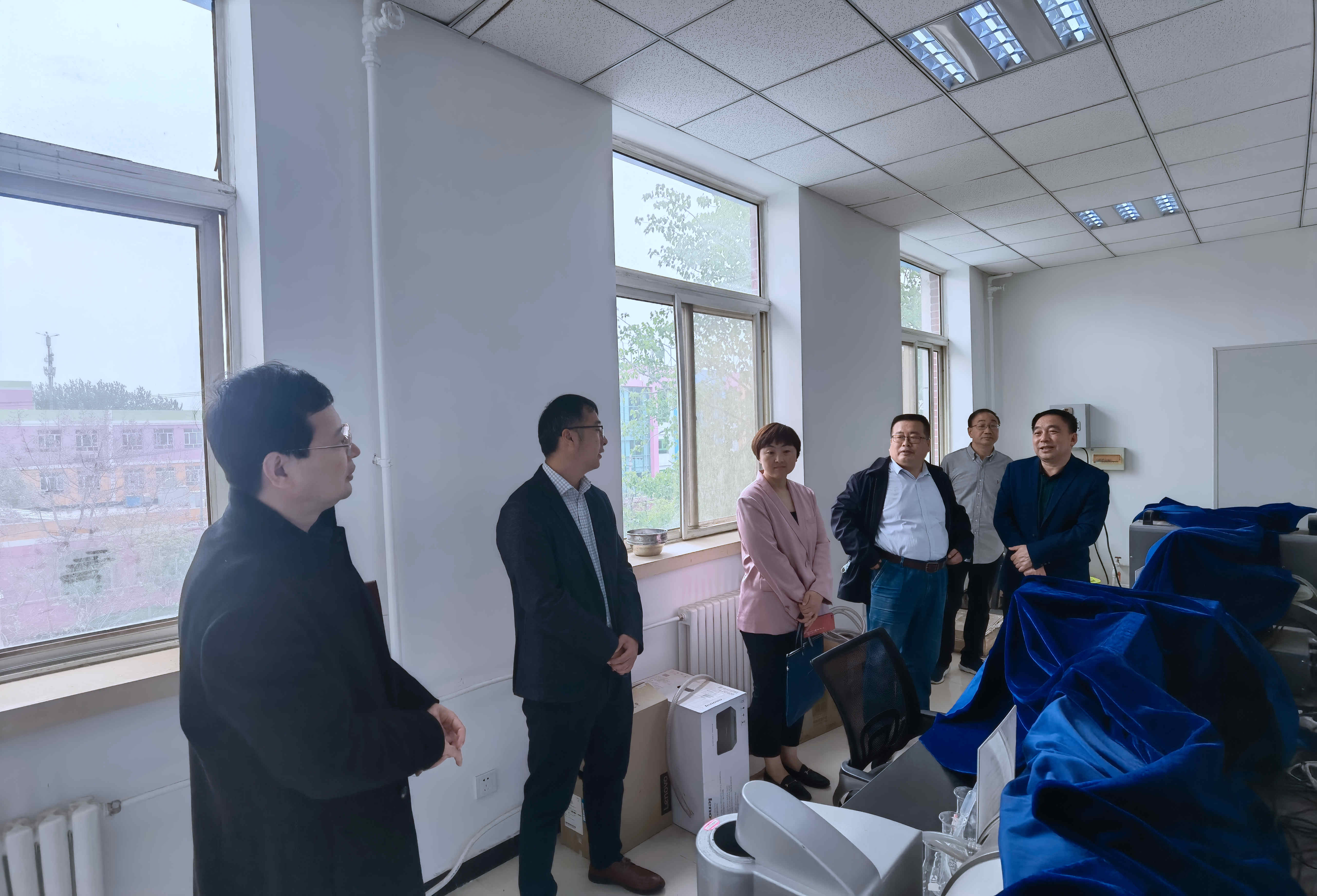 中國地質大學（北京）一行與北京工業職業技術學院洽談合作 　　 　　　　