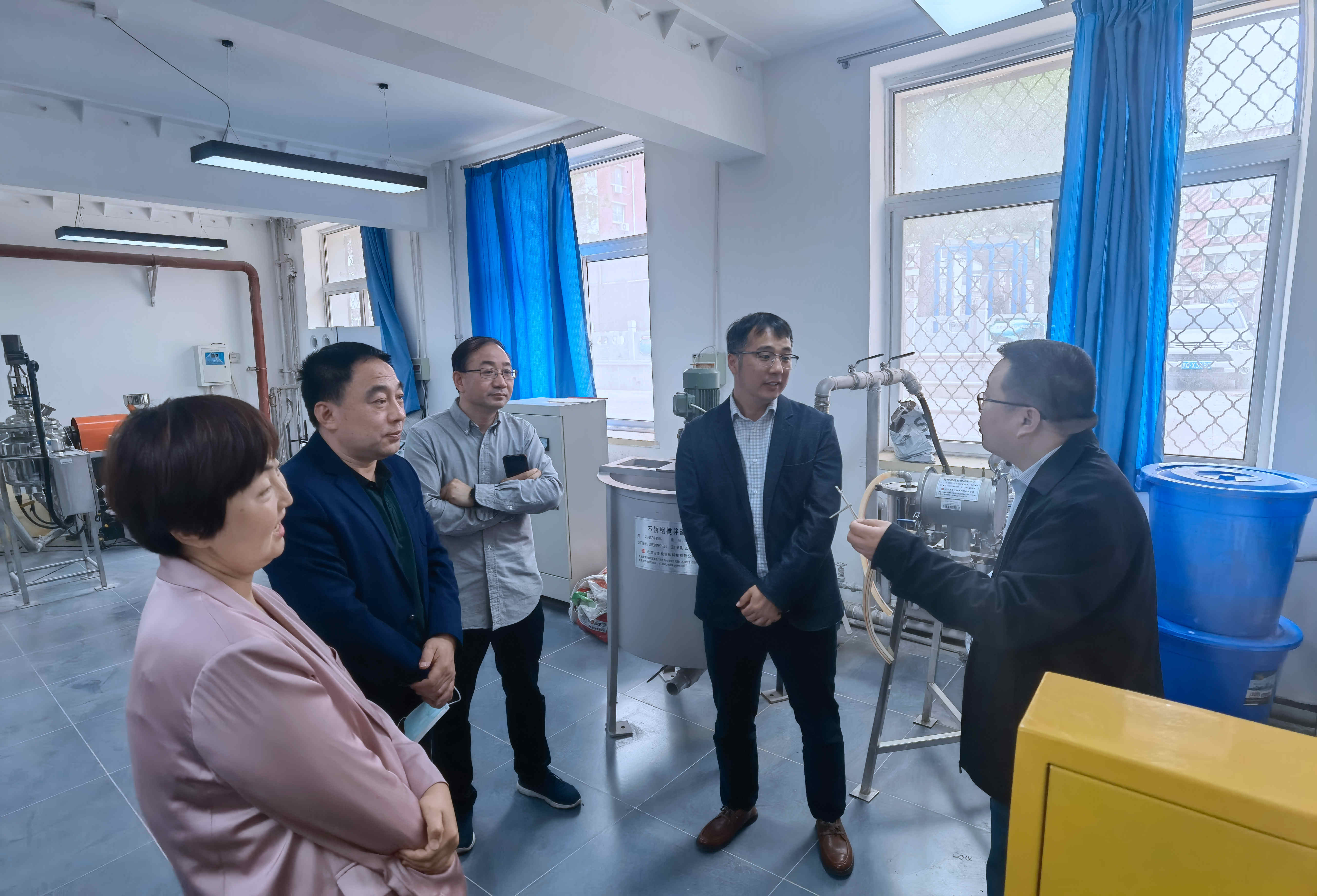 中國地質大學（北京）一行與北京工業職業技術學院洽談合作 　　 　　　　