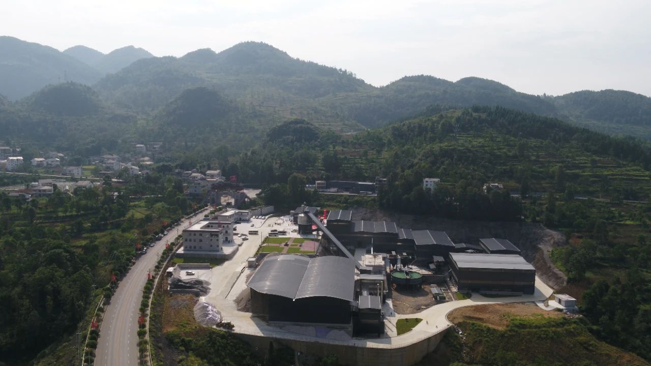 【產(chǎn)業(yè)】貴州務(wù)川：依托螢石、重晶石資源稟賦，打造氟鋇化工全產(chǎn)業(yè)鏈 　　
